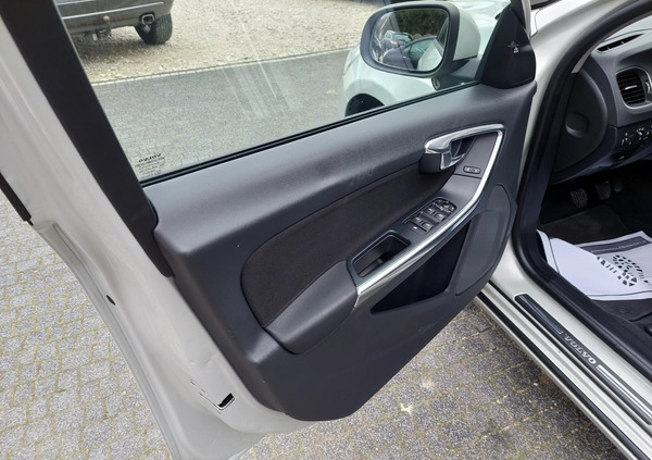 Volvo V60 cena 36900 przebieg: 199500, rok produkcji 2012 z Płońsk małe 596